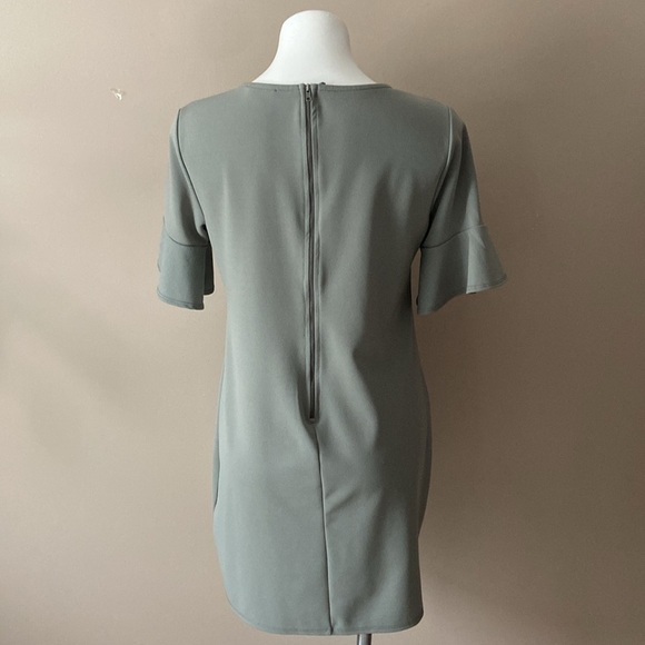 Jella C. Women’s Gray Shift Short Bell Sleeve Above Knee Dress Size Medium - Picture 3 of 4